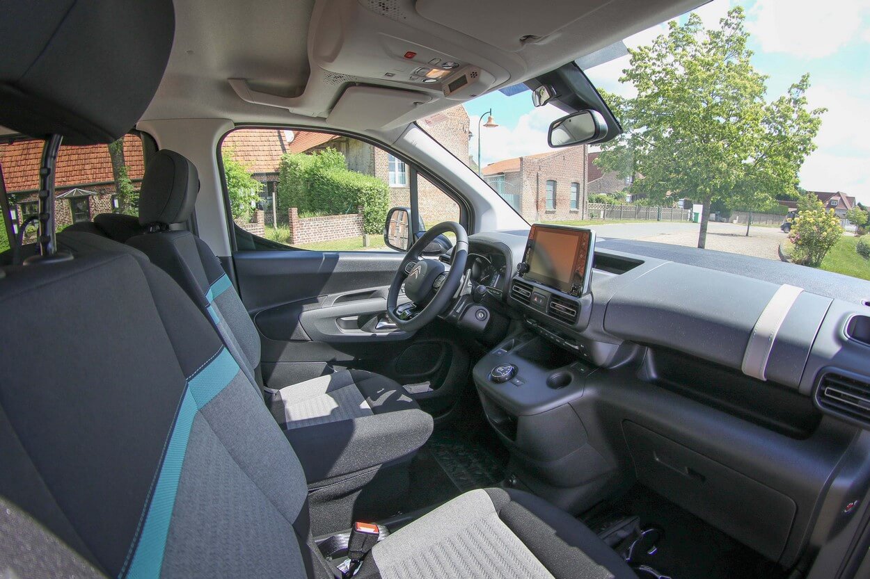 En fonction de la finition, le Citroën Berlingo offre différents équipements de série pour le confort et la sécurité