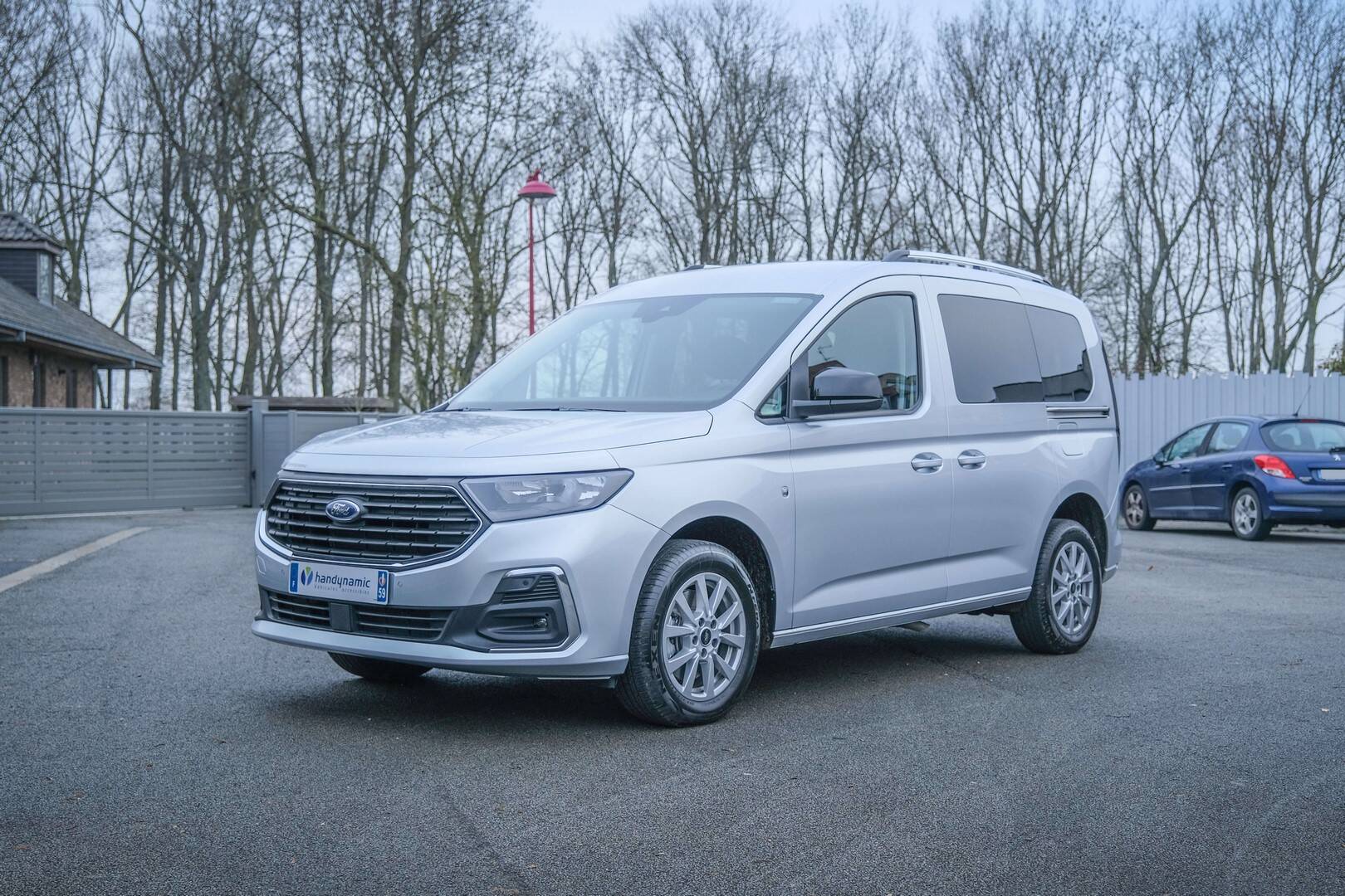 Le Ford Tourneo Connect est un ludospace au gabarit modéré