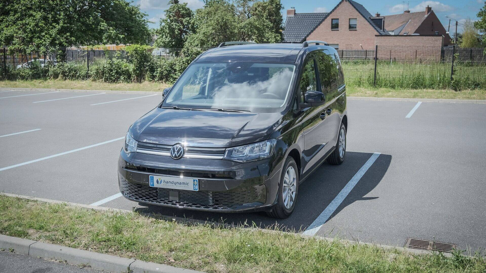 Le Volkswagen Caddy dispo d'un gabarit compact, il est donc pratique en ville comme à la campagne