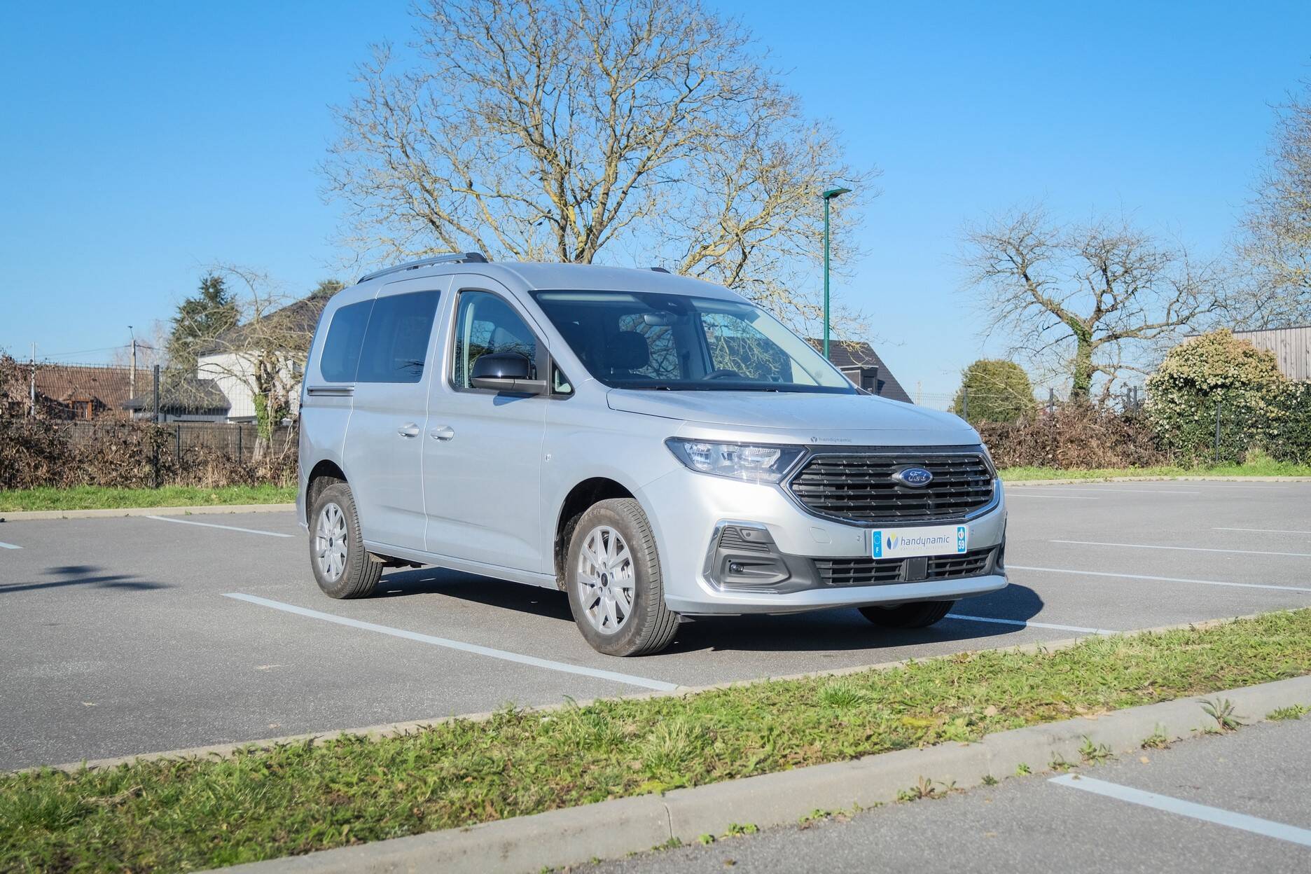 Le Ford Tourneo Connect offre un gabarit compact facile à manoeuvrer