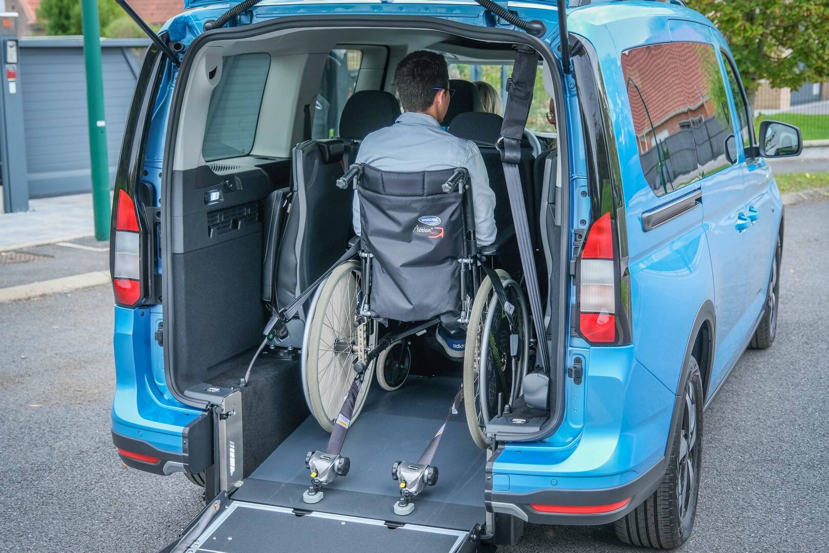 Voyagez confortablement et en tout convivialité à l'intérieur du Ford Grand Tourneo Connect