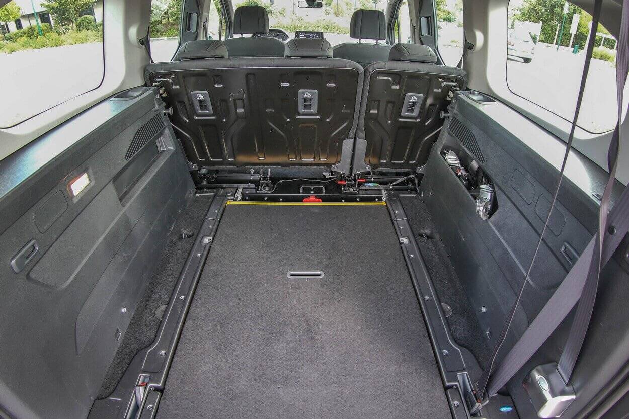 Si vous n'utilisez pas le décaissement, la rampe forme un plancher plat une fois rabattue