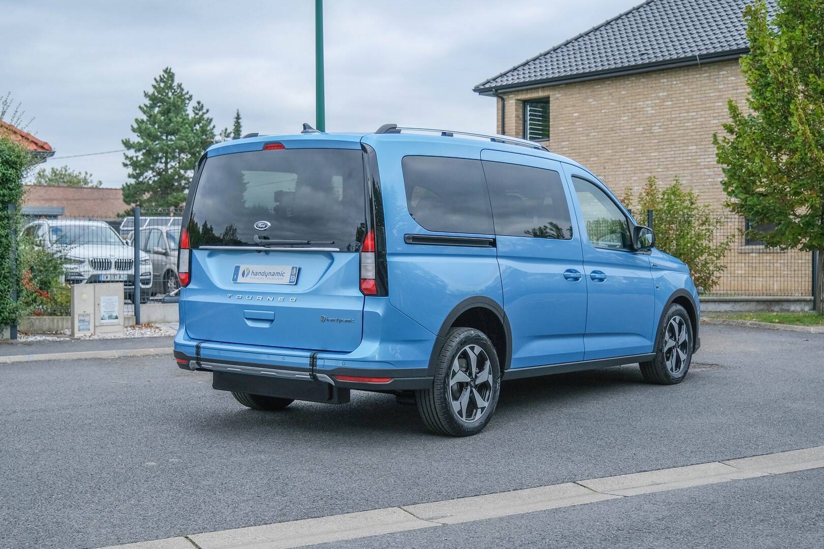 Le Ford Grand Tourneo Connect est pratique en ville comme à la campagne