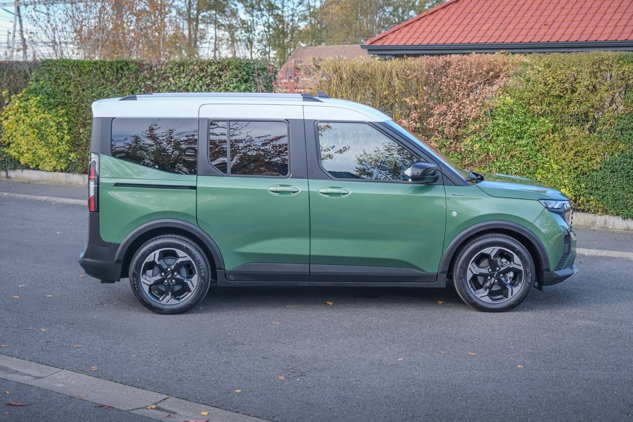 Le Ford Tourneo Courier offre un gabarit réduit, idéal en ville !
