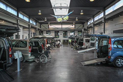 Venez découvrir notre showroom dédié aux voitures accessibles pour les personnes handicapées
