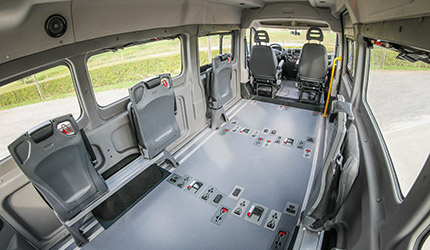 Le plancher qui révolutionne le TPMR est disponible sur deux nouveaux modèles de minibus
