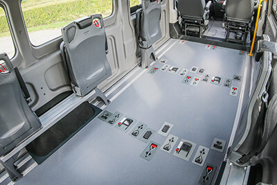 Découvrez les technologies qui équipent les minibus TPMR conçus par Handynamic