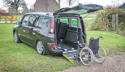 Découvrez le Renault Espace AirSystem accessible en fauteuil roulant !