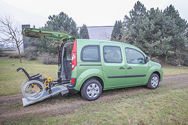 Mme Le Guen est très satisfaite de son Renault Kangoo aménagé handicap Mme Le Guen est très satisfaite de son Renault Kangoo aménagé handicap