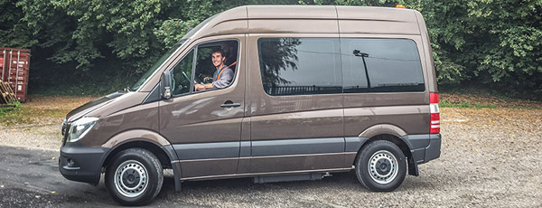 M. Poullet est très content de son Mercedes Sprinter accessible en place avant... M. Poullet est très content de son Mercedes Sprinter accessible en place avant...