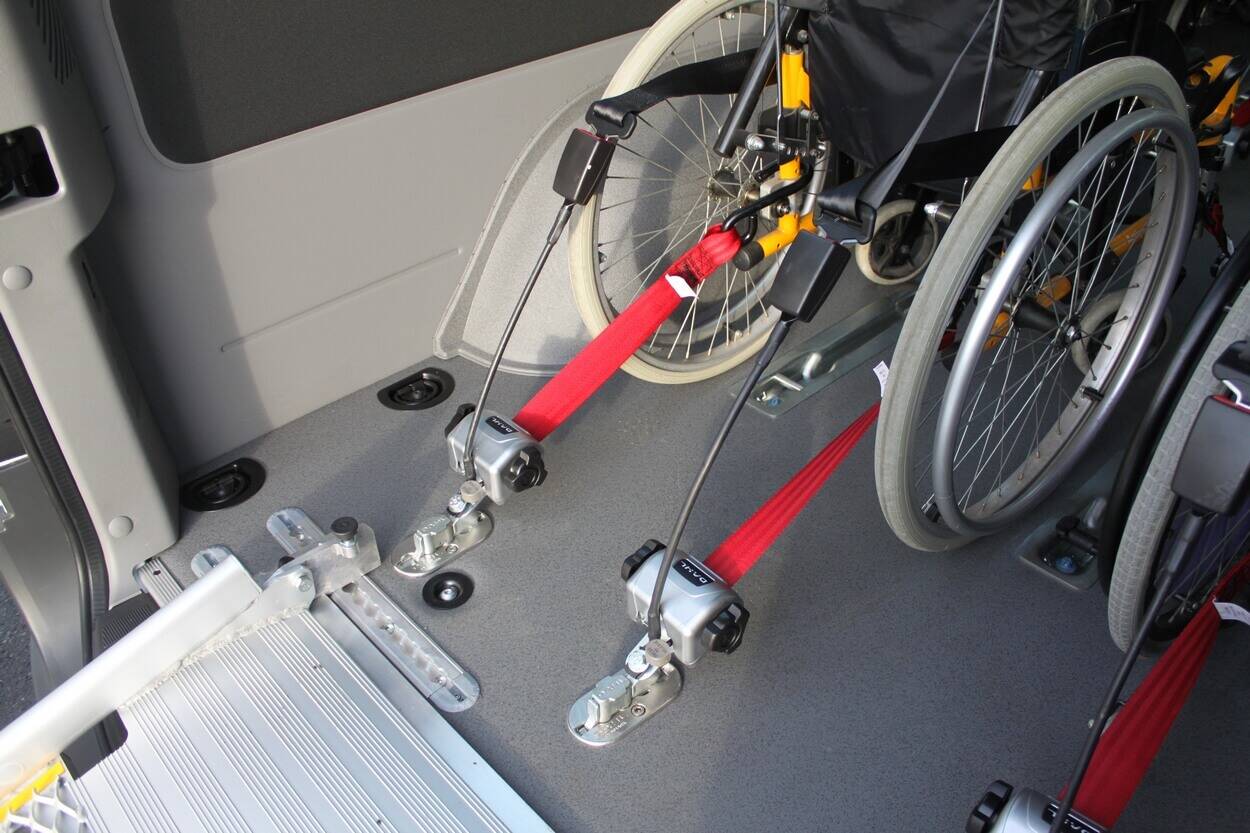 Chaque passager trouve place confortablement dans le Mercedes Sprinter 37N Ecoline