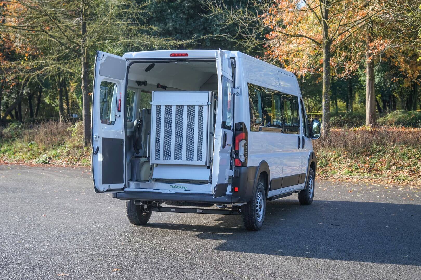 Nouvellement restylé par la marque aux chevrons, le Citroën ë-Jumper L3H2 est modernisé et toujours aussi maniable