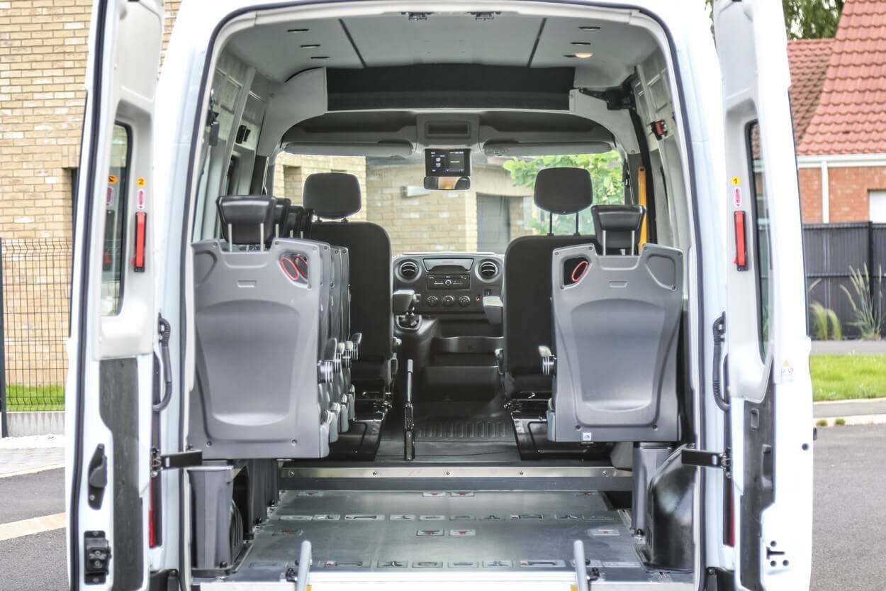 La modularité est le principal avantage du Master TPMR Triflex Easy, qui peut accueillir des personnes valides ou à mobilité réduite selon vos besoins du moment...