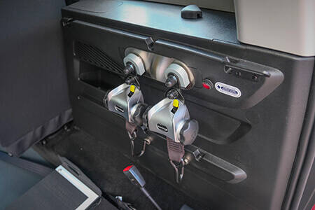 Le support pour enrouleurs arrière est en option sur ce Toyota ProAce City Verso TPMR Xtra HappyAccess Le support pour enrouleurs arrière est en option sur ce Toyota ProAce City Verso TPMR Xtra HappyAccess