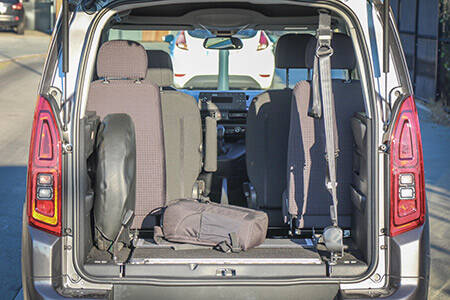 Rampe classique ou rampe modulable ? L'Opel Combo peut être équipée de celle que vous souhaitez Rampe classique ou rampe modulable ? L'Opel Combo peut être équipée de celle que vous souhaitez