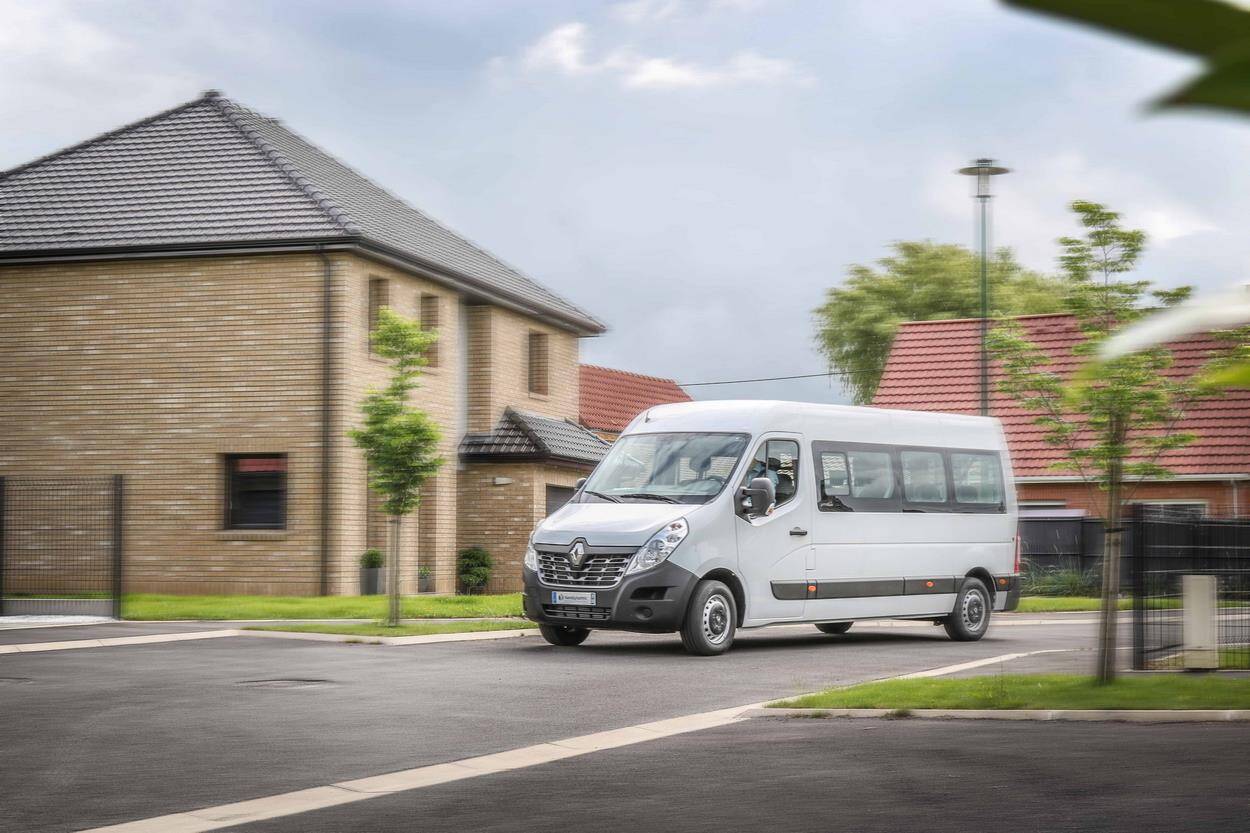 Avec son grand gabarit, le Renault Master L3H2 TPMR se montre accueillant pour vos passagers