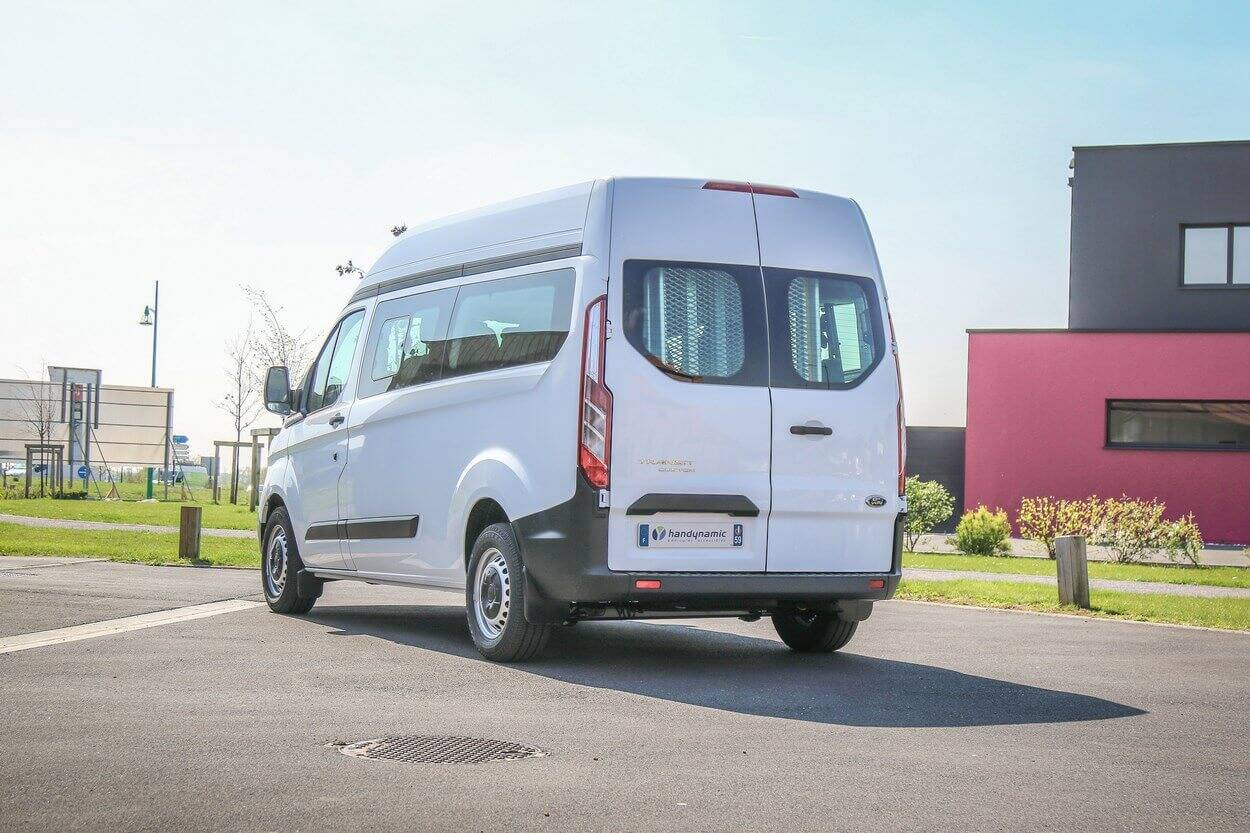 Avec son gabarit rehaussé, ce minibus offre un beau volume intérieur