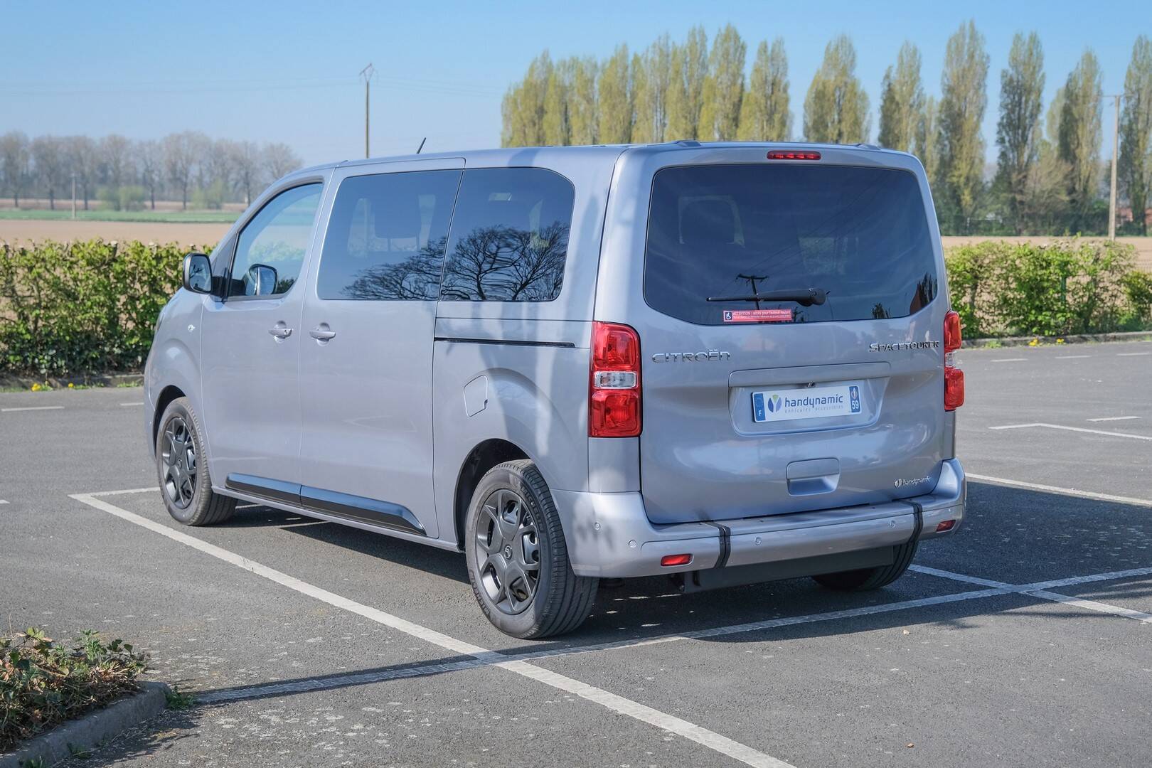 Voyagez confortablement grâce aux suspensions de ce Citroën SpaceTourer TPMR Family 