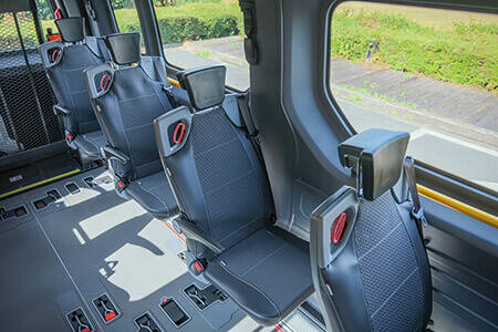 Les sièges Triflex du Renault Master ajoutent de la modularité, mais vous pouvez choisir le nombre dont vous avez réellement besoin ! Les sièges Triflex du Renault Master ajoutent de la modularité, mais vous pouvez choisir le nombre dont vous avez réellement besoin !