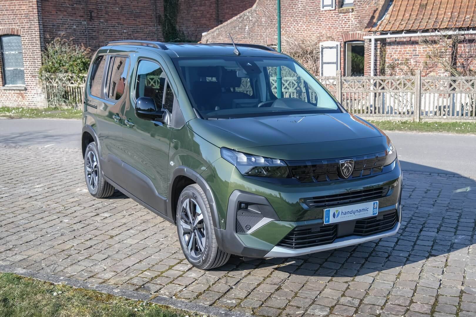 La modernité et l'accessibilité sont réunis au sein du Peugeot Rifter Xtra HappyAccess !