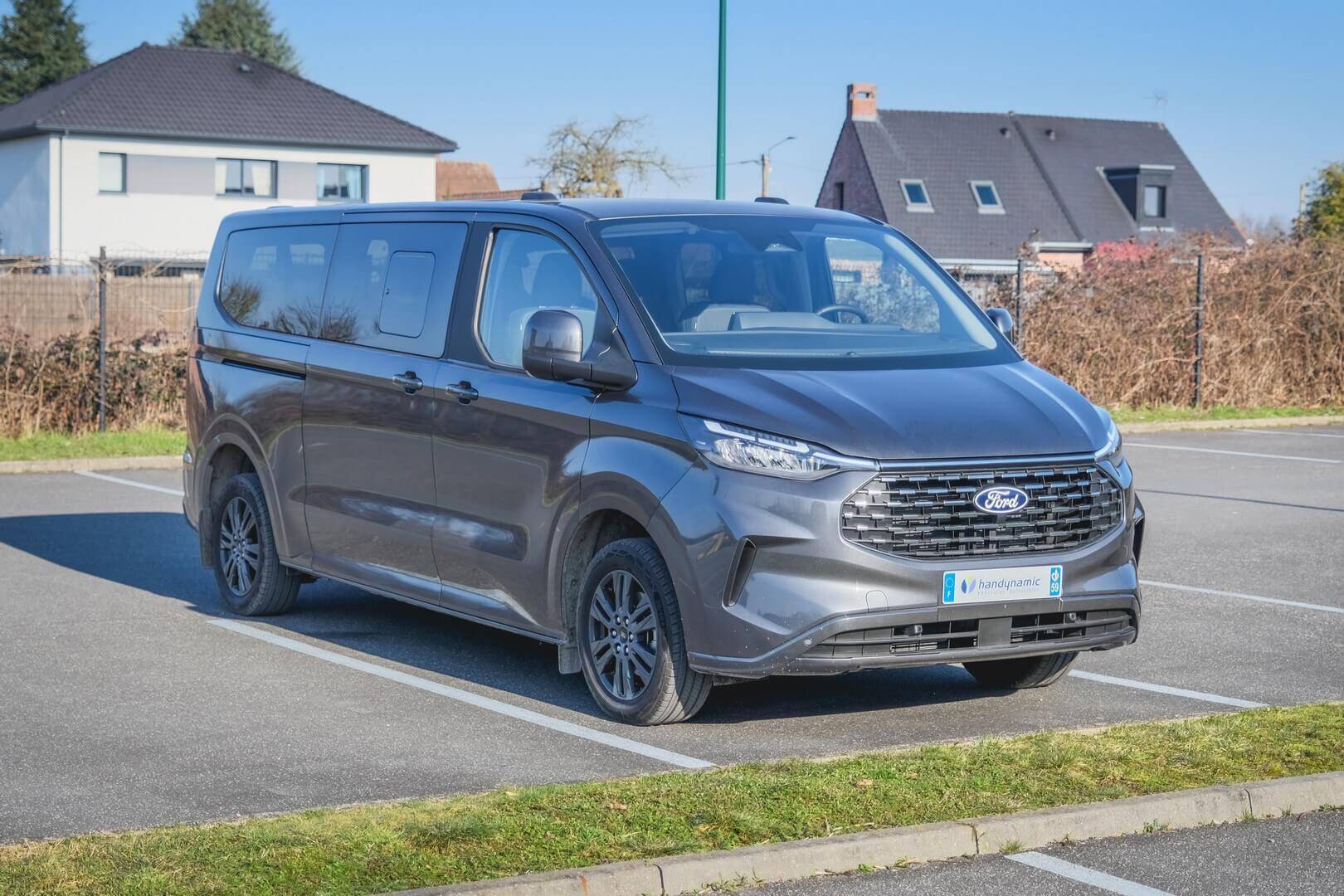 Nouveau Ford Tourneo Custom L2H1 TPMR Twin HappyAccess chez Handynamic !
