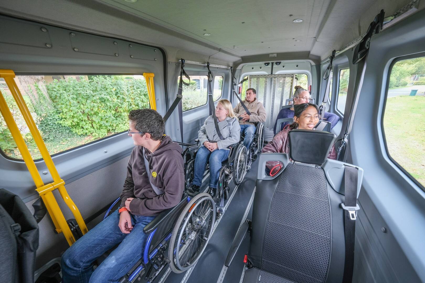 Profitez d'environ 350 kilomètres d’autonomie en zones périurbaines et conditions standard de conduite du minibus