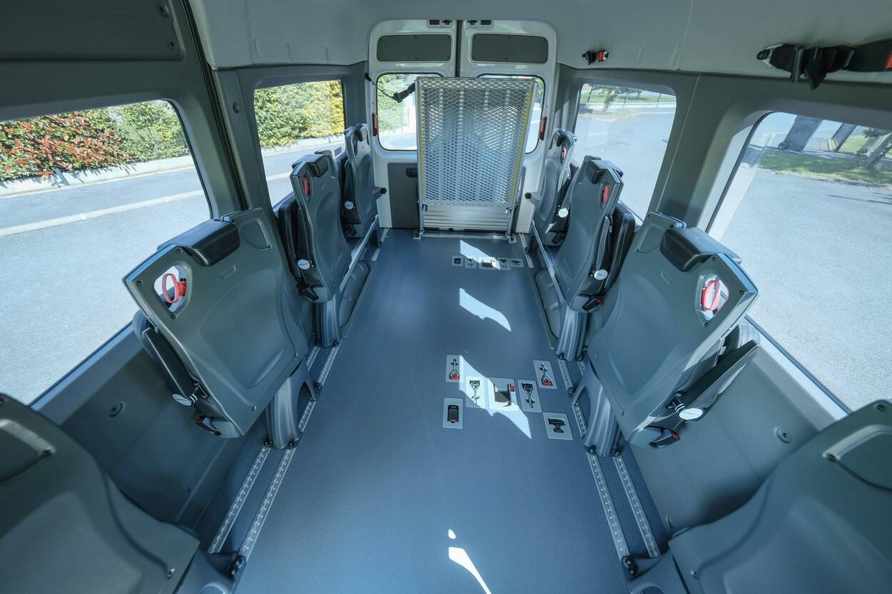 Le Volkswagen e-Crafter L3H3 TPMR est équipé du plancher d’arrimage Triflex Easy qui intègre tout le système d’arrimage