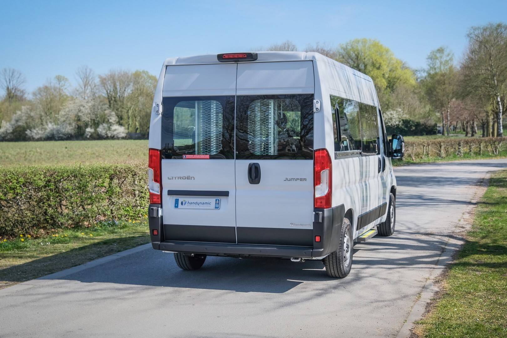 Le gabarit de ce Jumper L2H2 est pratique pour votre activité quotidienne de transport de personnes à mobilité réduite