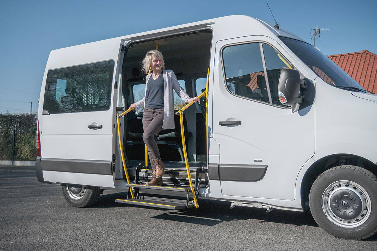 L'entrée et la sortie en porte latérale sont facilitées