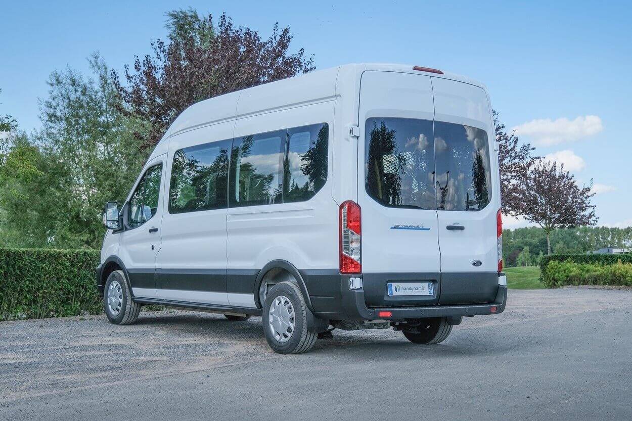 Le Ford E-Transit L3H3 TPMR Triflex Easy : un minibus électrique et robuste conçu pour la ville