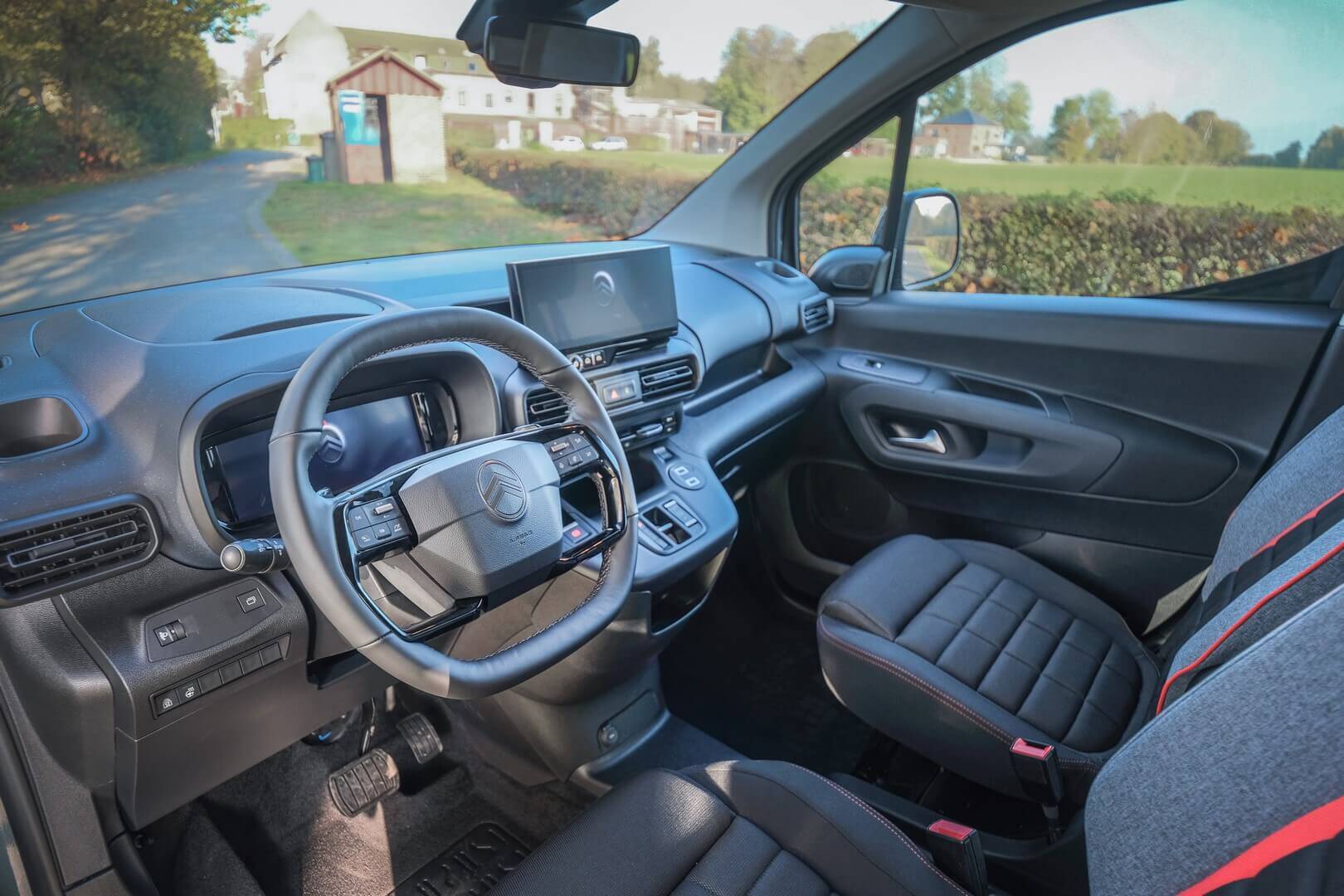 Le Citroën Berlingo offre un confort et des sensations de conduite qui donnent l'impression de conduire une voiture beaucoup plus onéreuse...