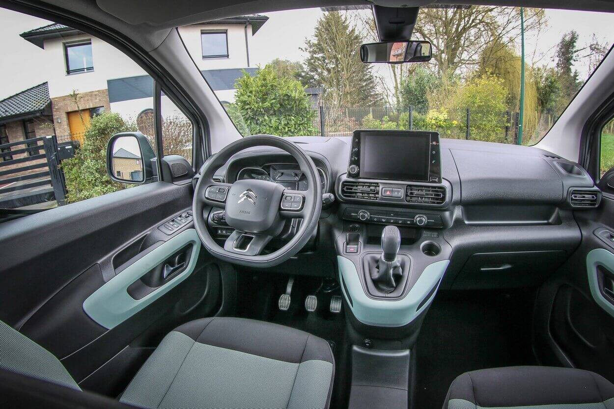 La modernité se retrouve aussi à l'intérieur du Berlingo long avec un large panel d'équipements (variable en fonction des finitions et options)