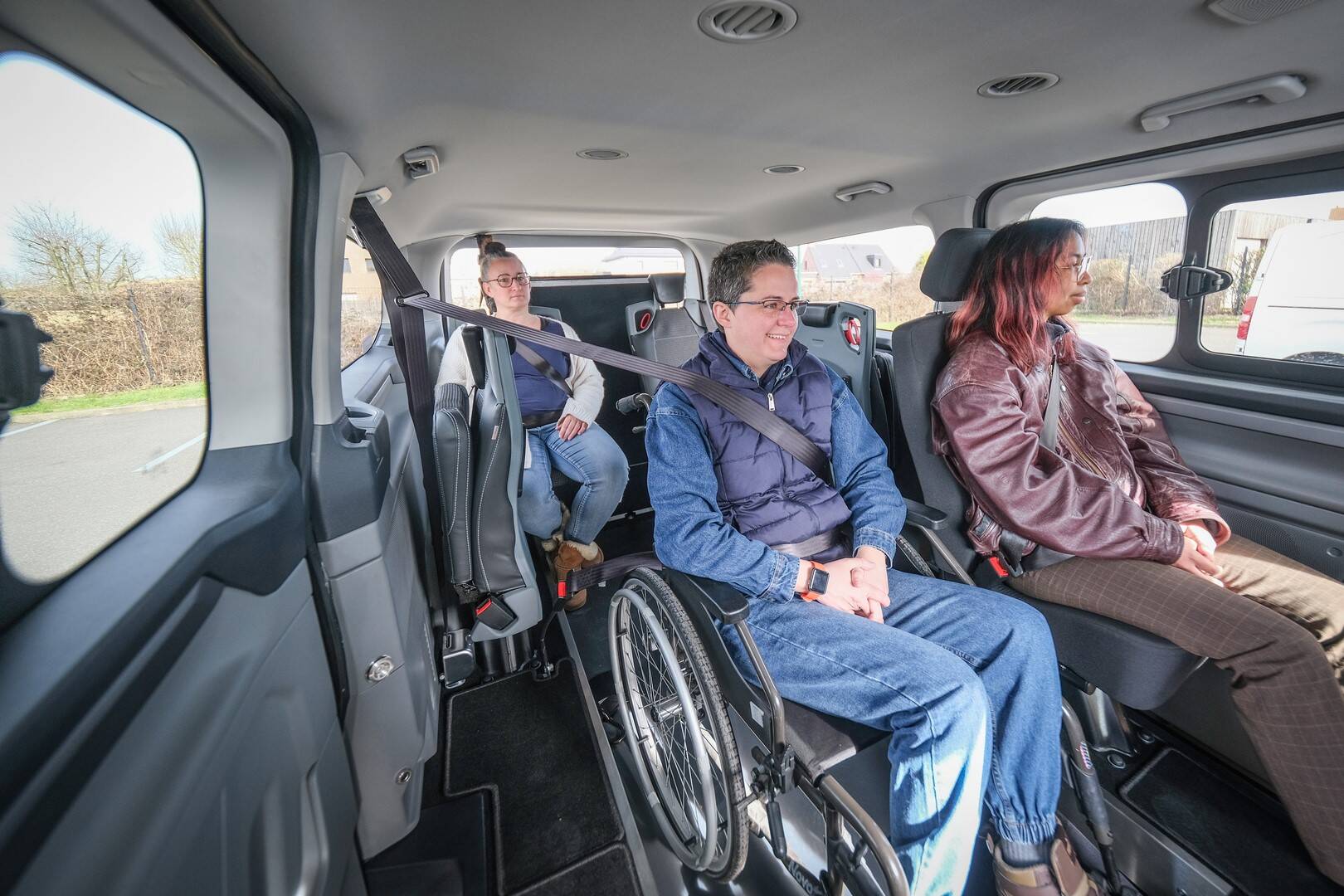 Voyagez à 5 personnes (chauffeur-accompagnateur inclus) + 1 personne en fauteuil roulant à bord de ce grand monospace
