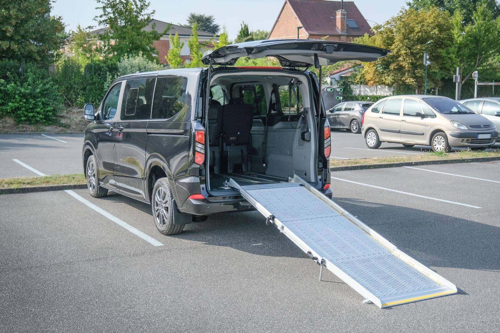 Longue et stable, la pente de cette rampe SimplyAccess est raisonnable