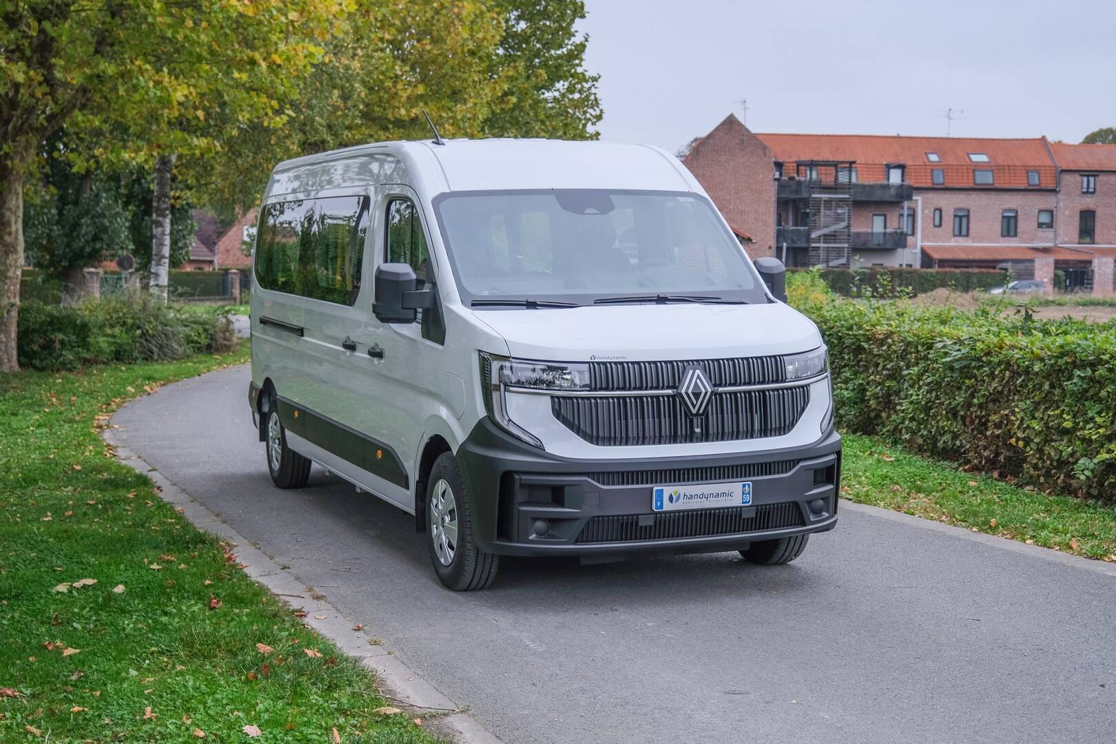 Le Renault Master E-Tech électrique L3H2 TPMR Triflex a totalement été restylé par la marque au losange !