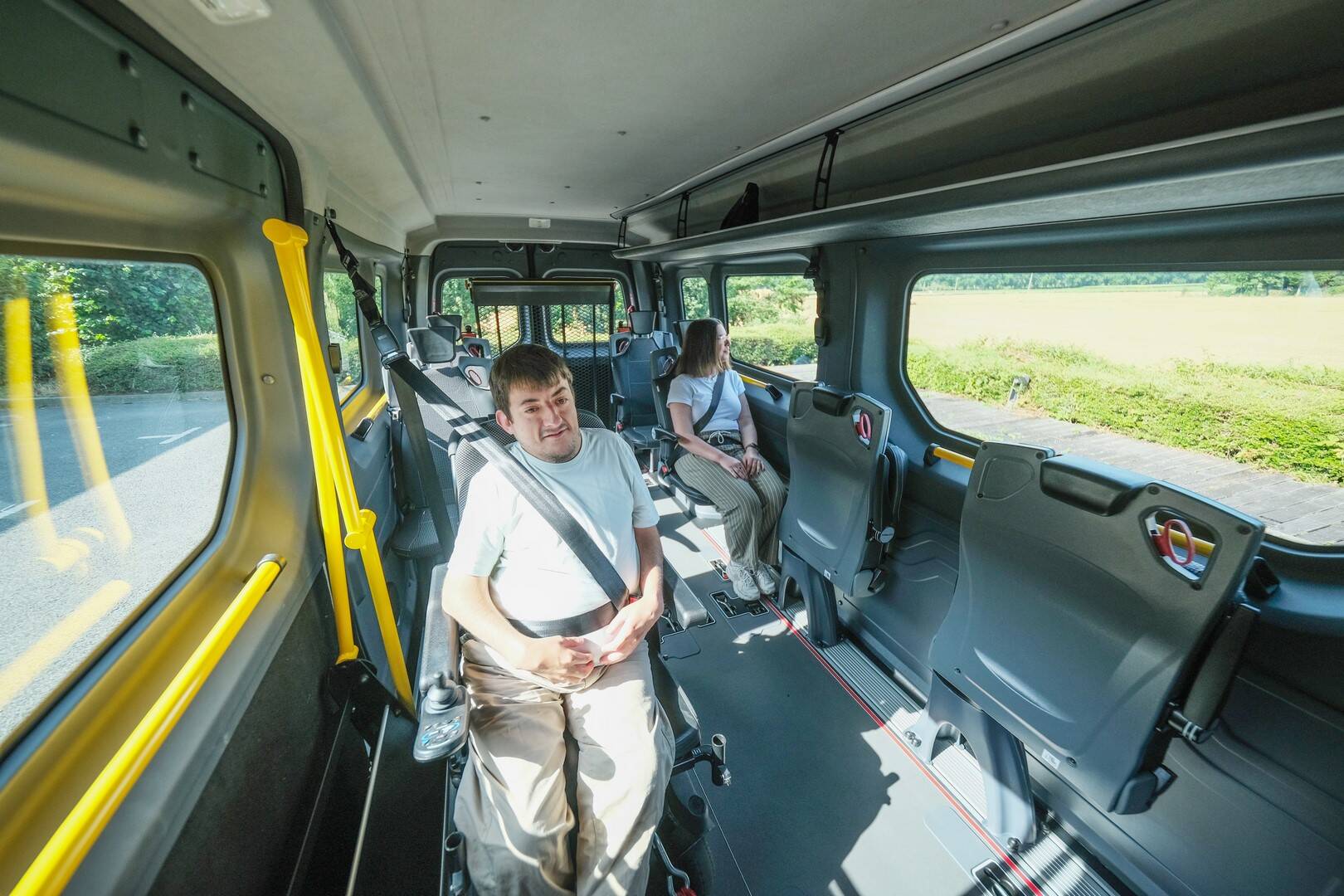 La modularité est le principal avantage du Renault Master TPMR Triflex Easy, qui peut accueillir des personnes valides ou à mobilité réduite selon vos besoins du moment...