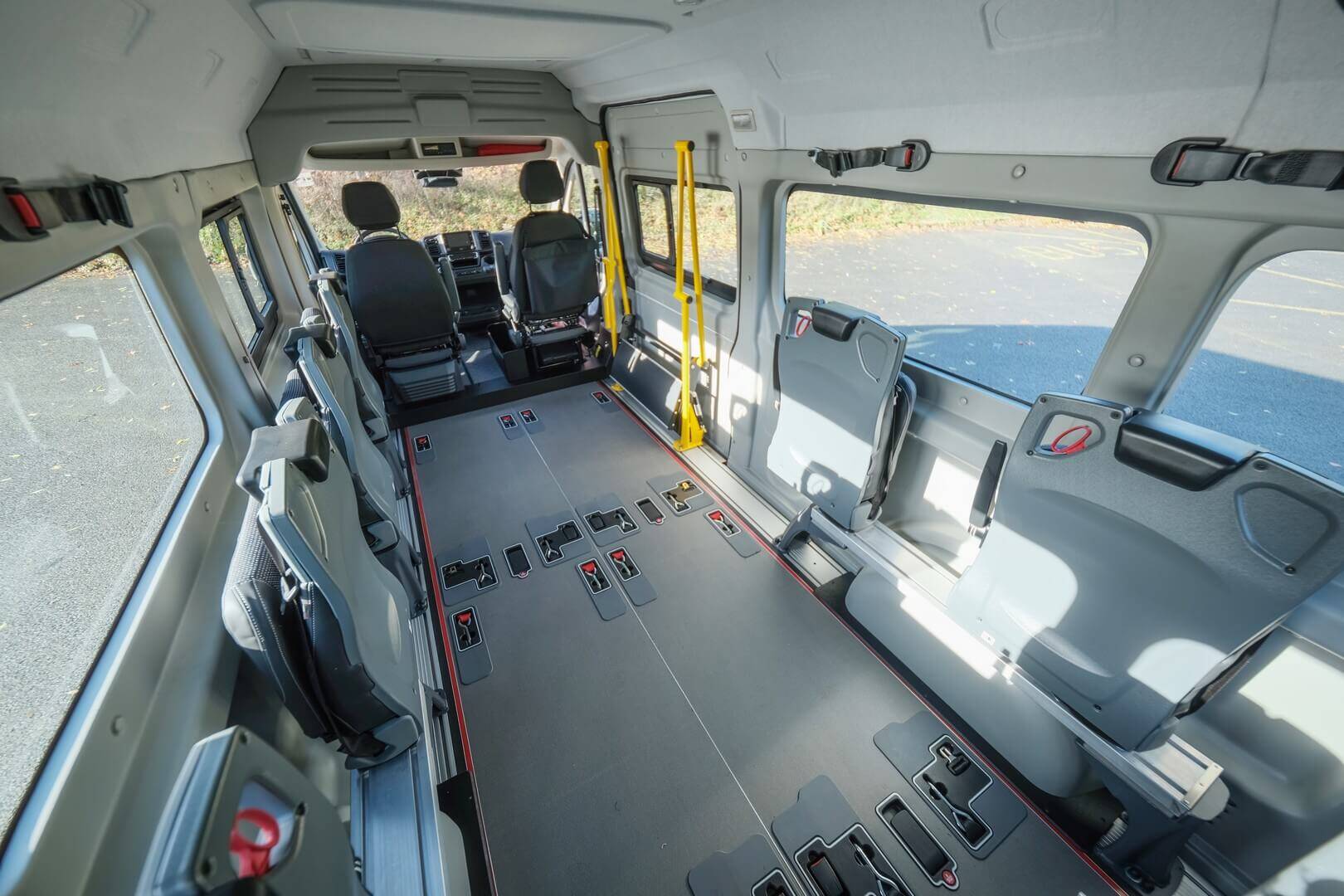 La plancher d'arrimage Triflex Easy simplifie grandement les manipulations des chauffeurs-accompagnateurs