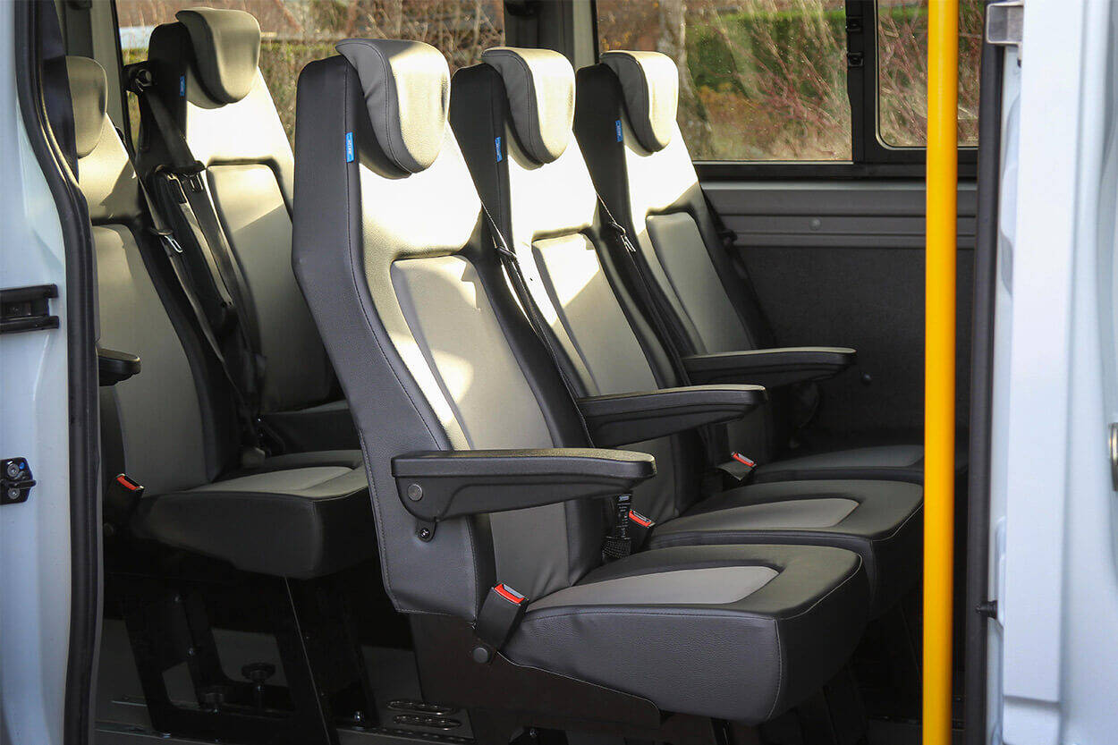 Pour pouvoir transporter un public varié, le Renault Master L1H1 est équipé de 4 sièges amovibles et de 1 siège pivotant repliable à l'arrière