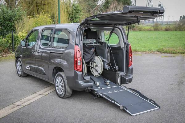 Profitez de voyages conviviaux, agréables et confortables à bord du Berlingo aménagé Maxi Xtra Family Profitez de voyages conviviaux, agréables et confortables à bord du Berlingo aménagé Maxi Xtra Family