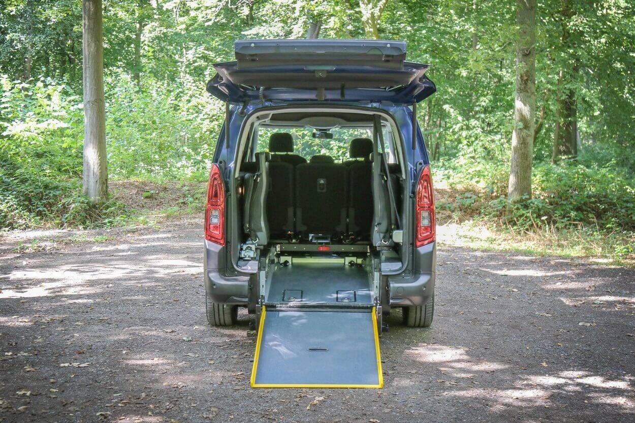 Le Berlingo Maxi SimplyAccess offre un décaissement arrière particulièrement accessible