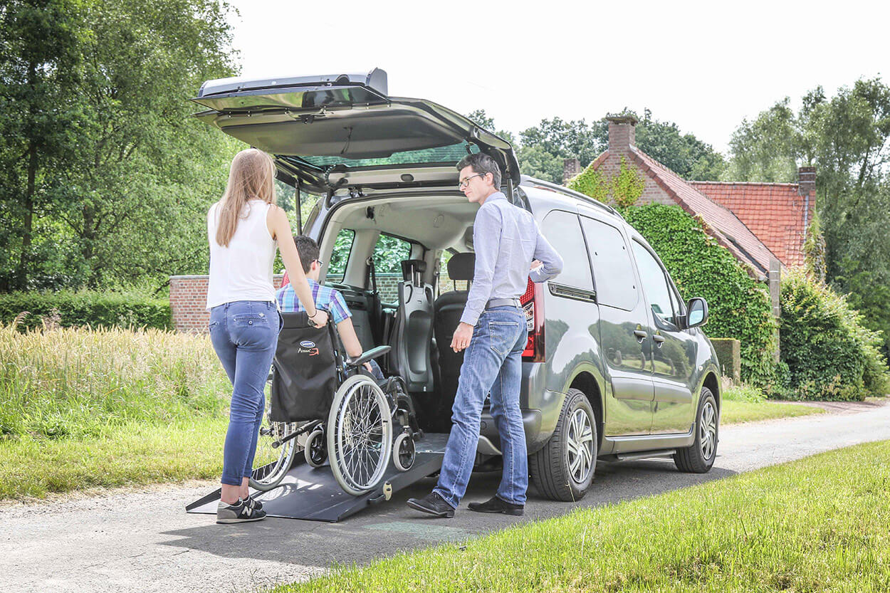 Louez une voiture accessible en longue durée pour disposer d&#039;un modèle récent équipé d&#039;un aménagement fonctionnel