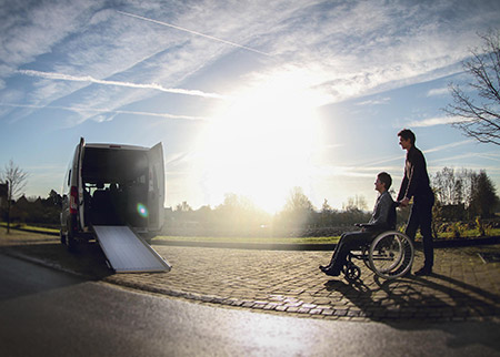 Le Citroën Jumper L2H2 est disponible en version Triflex Easy pour transporter jusqu'à 4 passagers en fauteuil roulant... Le Citroën Jumper L2H2 est disponible en version Triflex Easy pour transporter jusqu'à 4 passagers en fauteuil roulant...