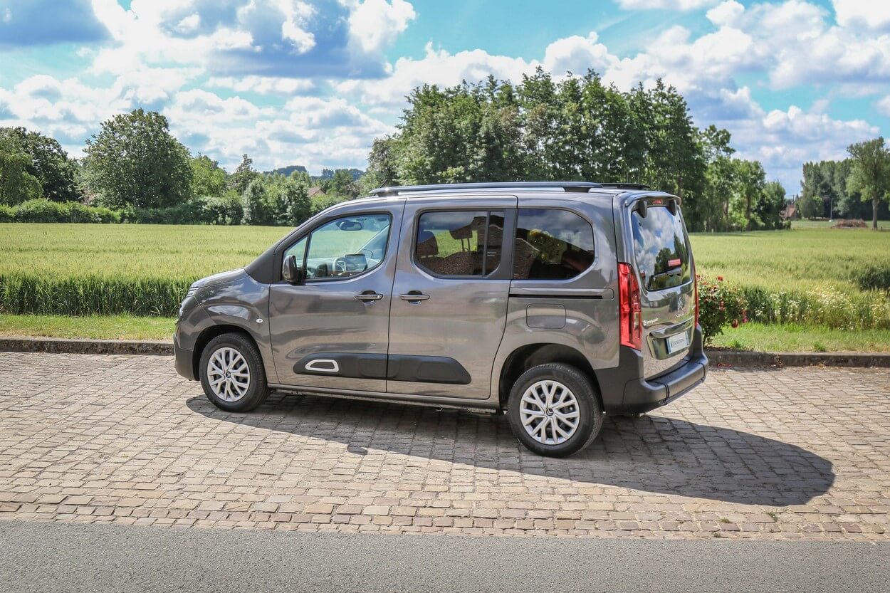 Le Berlingo se présente sous un gabarit contenu, facile à manoeuvrer même en ville !