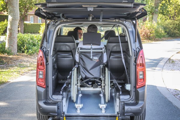 Choisissez le Citroën Berlingo HappyAccess pour des trajets accessibles et confortables