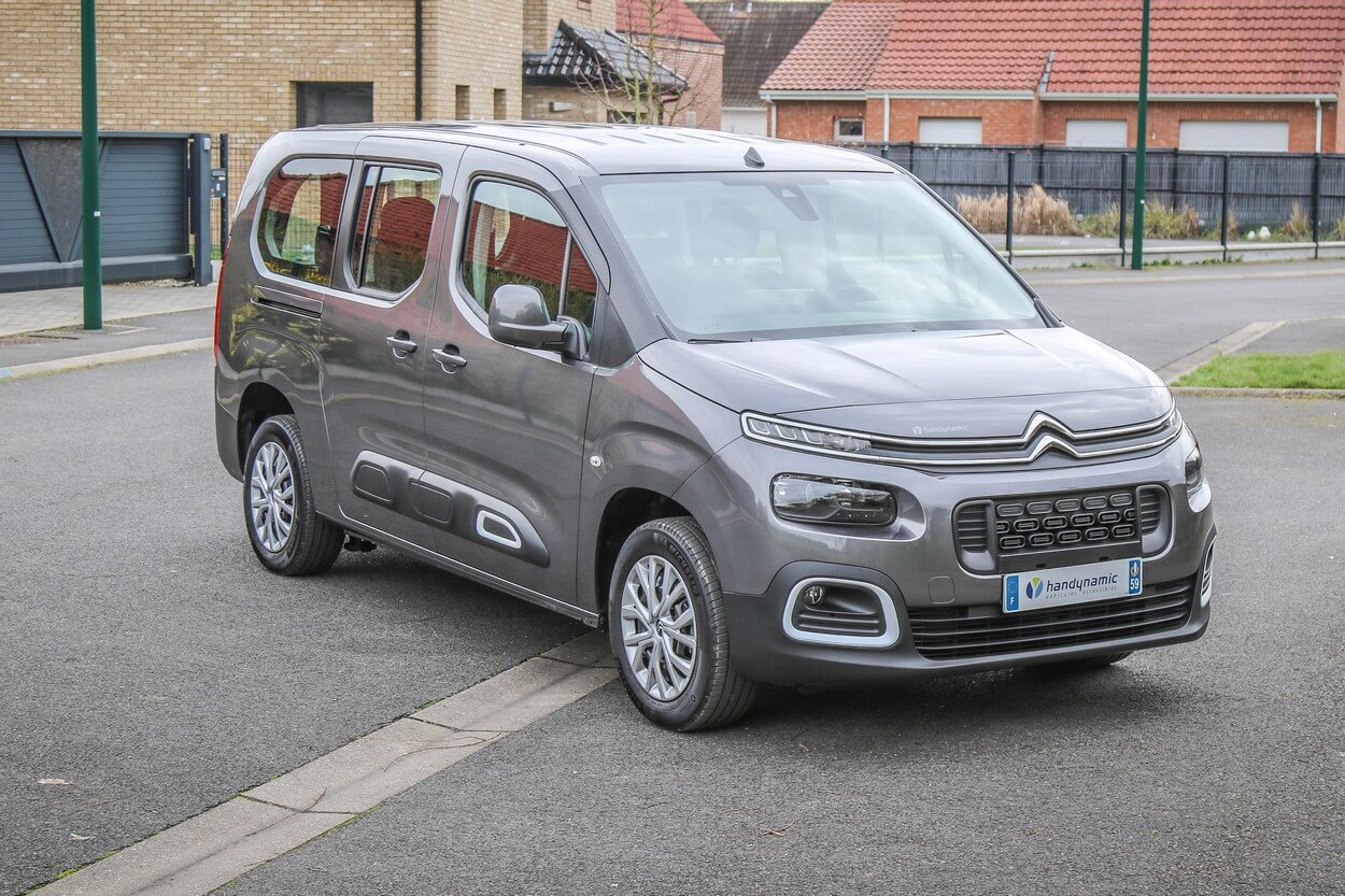 Le Nouveau Citroën Berlingo, présenté ici en version longue, propose un design moderne