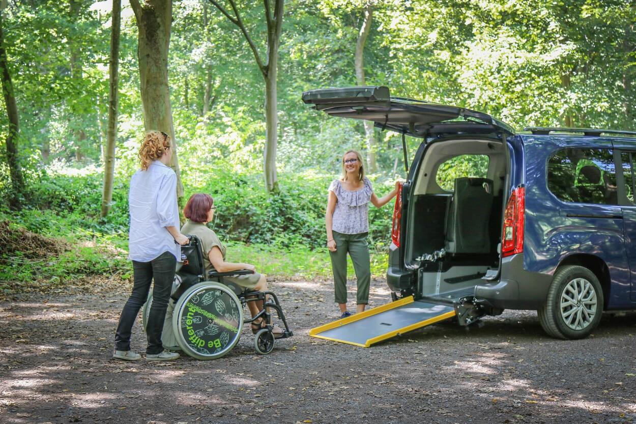 L&#039;aménagement TPMR du Berlingo Maxi SimplyAccess se manipule très facilement, sans effort 