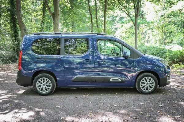 Grand à l&#039;intérieur, compact à l&#039;extérieur, le Berlingo Maxi reste facile à manoeuvrer, même en ville.