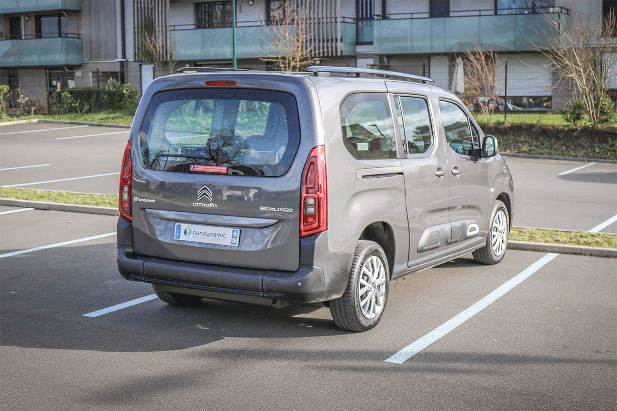 Passe-partout et discret, ce véhicule aménagé handicap vous évite les regards indiscrets des autres automobilistes.