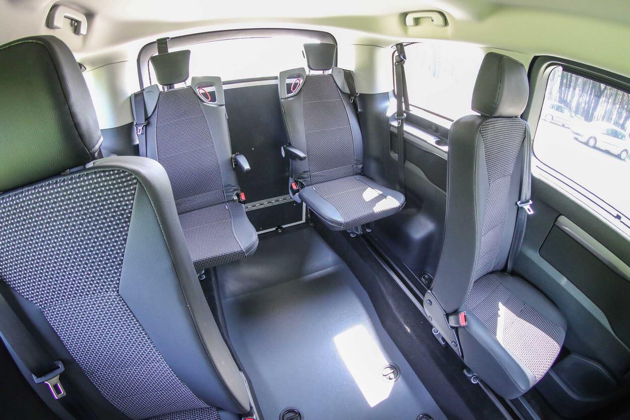 Disponibles en option, les sièges arrière Triflex ajoutent une touche de modularité à votre monospace TPMR !