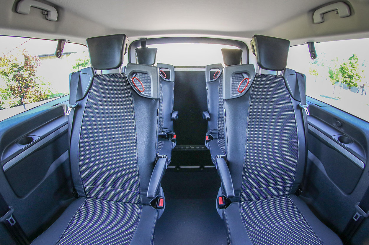 Pour transporter 9 personnes assises, vous pouvez équiper le SpaceTourer Pro+ de 4 sièges individuels Triflex à l&#039;arrière